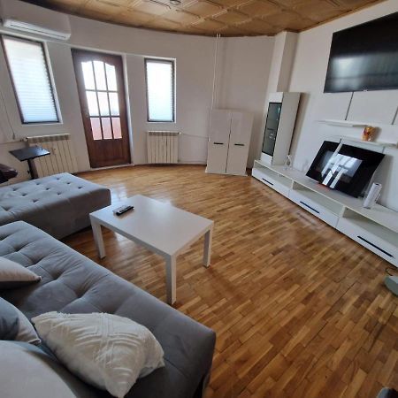 Apartment Piata Muncii With A View Bucarest Esterno foto
