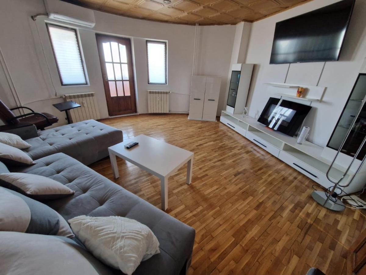 Apartment Piata Muncii With A View Bucarest Esterno foto