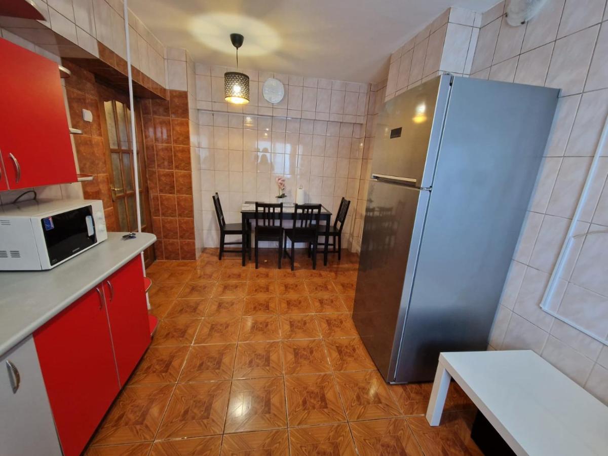 Apartment Piata Muncii With A View Bucarest Esterno foto